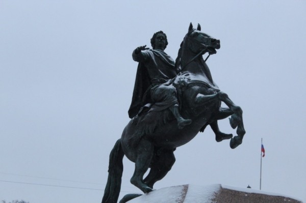 Колесов напомнил петербуржцам об указе Петра I о наблюдении за погодой Колесов напомнил петербуржцам об указе Петра I о наблюдении за погодой