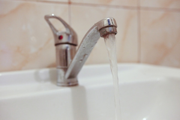 В Колпино усилили контроль за горячей водой после жалоб на запах В Колпино усилили контроль за горячей водой после жалоб на запах